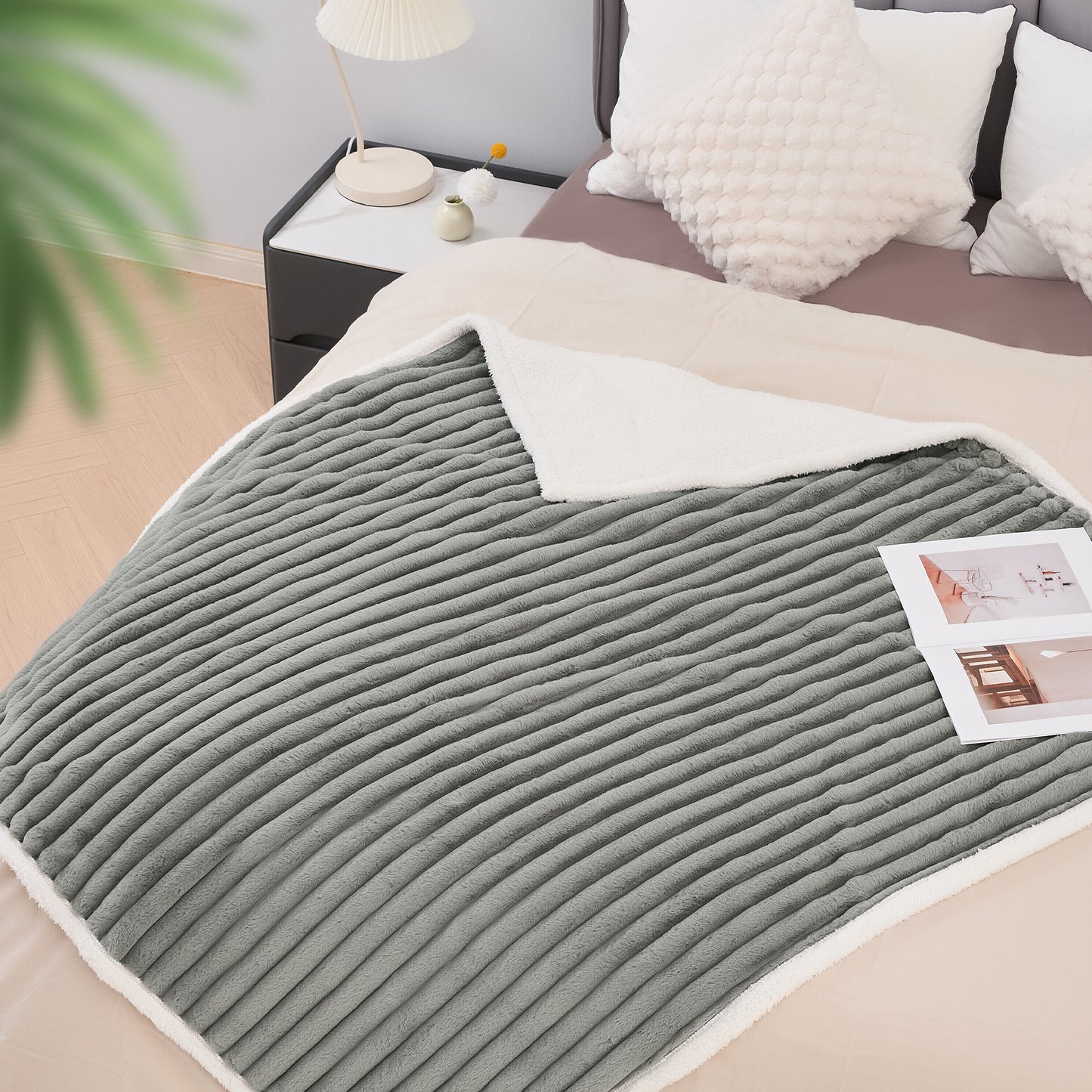 Maxkare 50" x 60" Electric Throw Blanket, Soft Faux Fur & Shu Velvet Heated Blanket, 6 Heating Levels, 4 Hours Timer, Large LED Display, Gray & White
