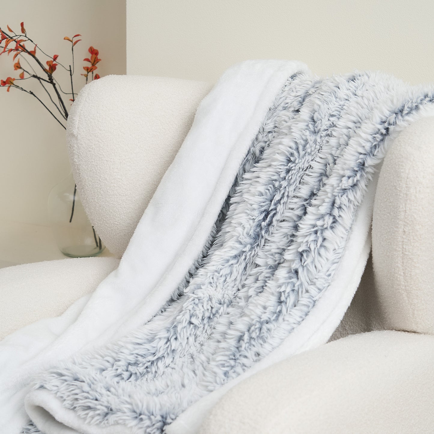 MaxKare Electric Throw Blanket 50" x 60", with 6 Heating Levels & 4 Hours Timer, Plush Faux Fur & Velvet, Gray & White