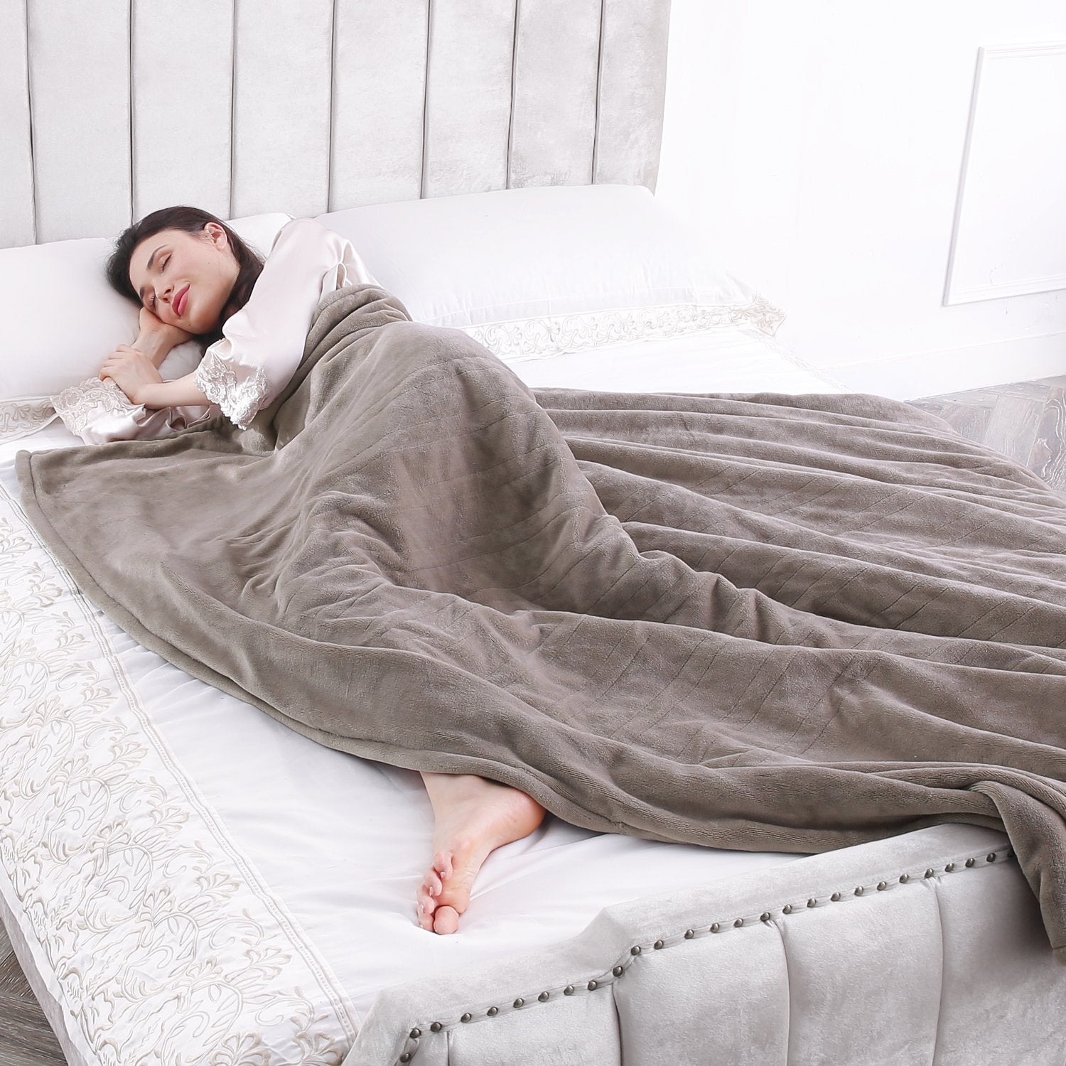 MaxKare Electric Blanket Heated Throw 72" x 84" Oversized Flannel Heated Blanket, ETL Certification Fast Heating with 4 Heating Levels & 10 Hours Auto Off, Machine Washable - NAIPO